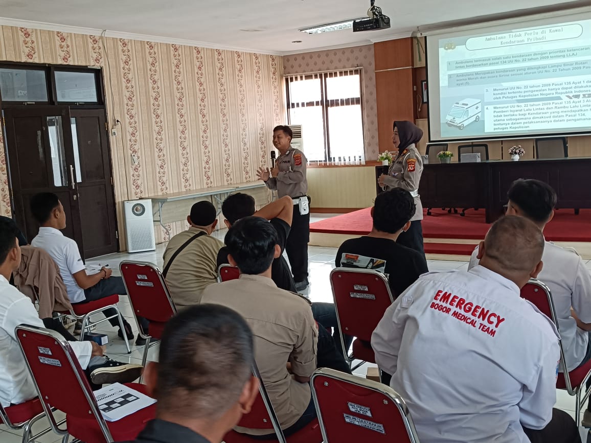 Satlantas Polresta Bogor Kota Beri Edukasi Driver Ambulans